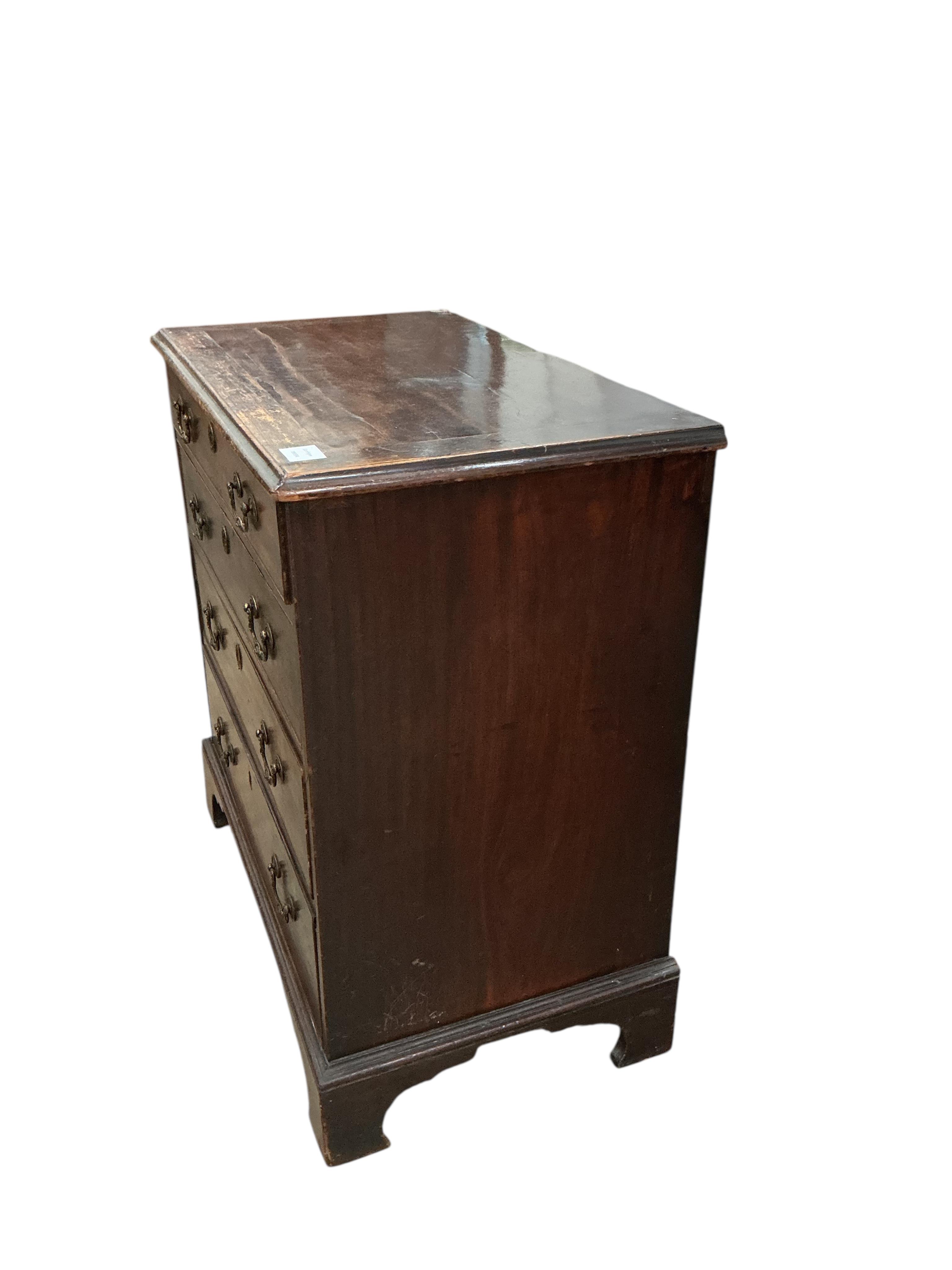 A small George III mahogany chest of four drawers, width 74cm, depth 43cm, height 78cm